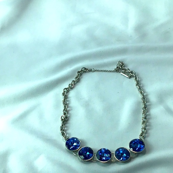 Jewelry - Necklace blue glass stones with silver chain 19.5”